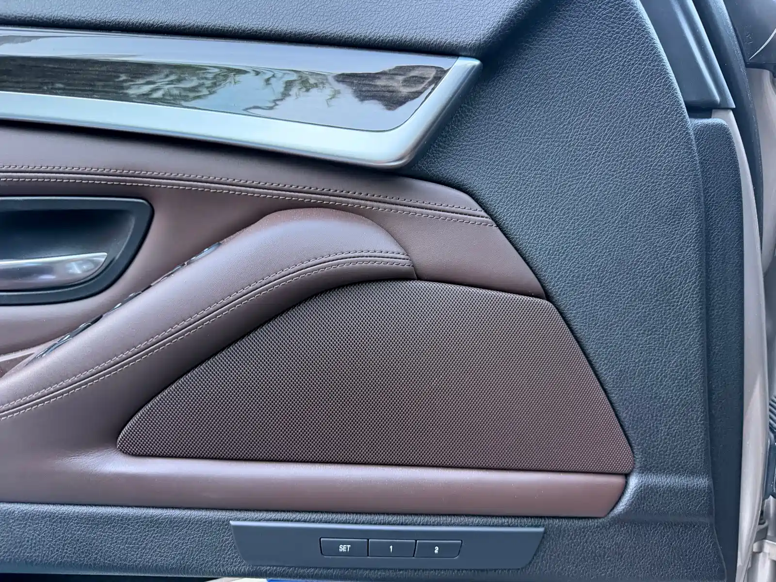 Фото 9 - BMW 5 Series New Energy