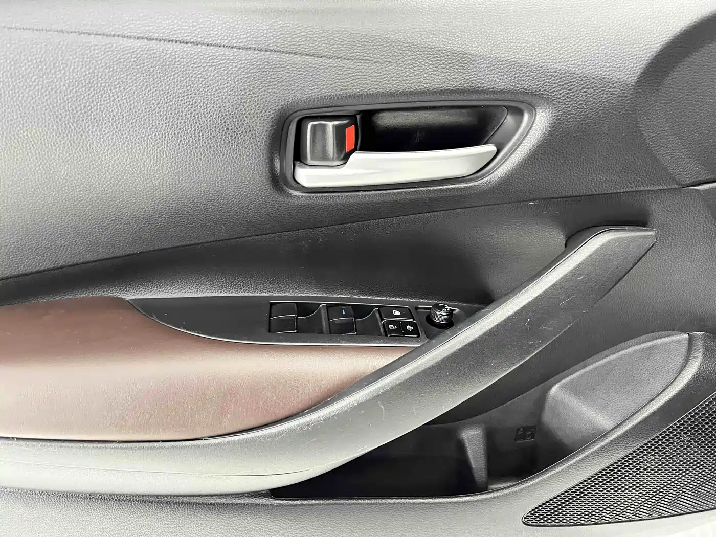 Toyota Corolla 2021 TNGA 1.5L CVT Pioneer Edition фото 8