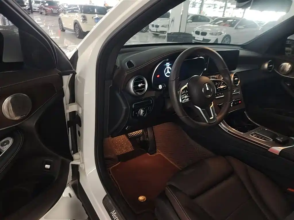 Mercedes-Benz GLC 2022 Facelift GLC 300 L 4MATIC Dynamic Collector's Edition фото 16