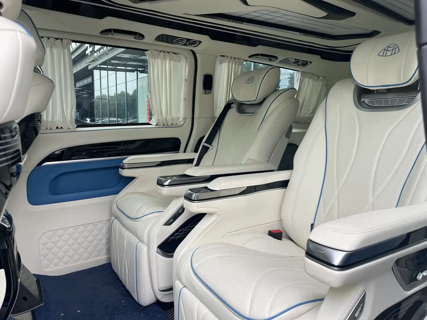 Mercedes-Benz Vito 2023 2.0T Business 7-Seater фото 9