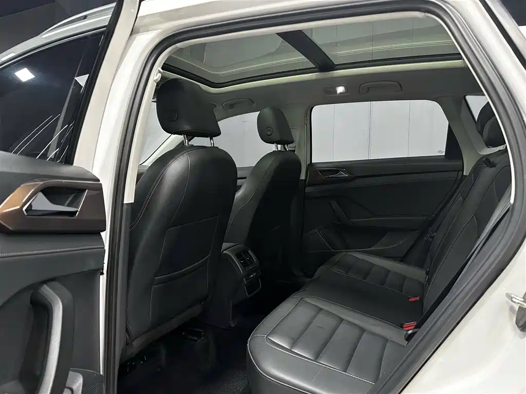 Volkswagen Tharu 2022 280TSI 2WD Comfort фото 16