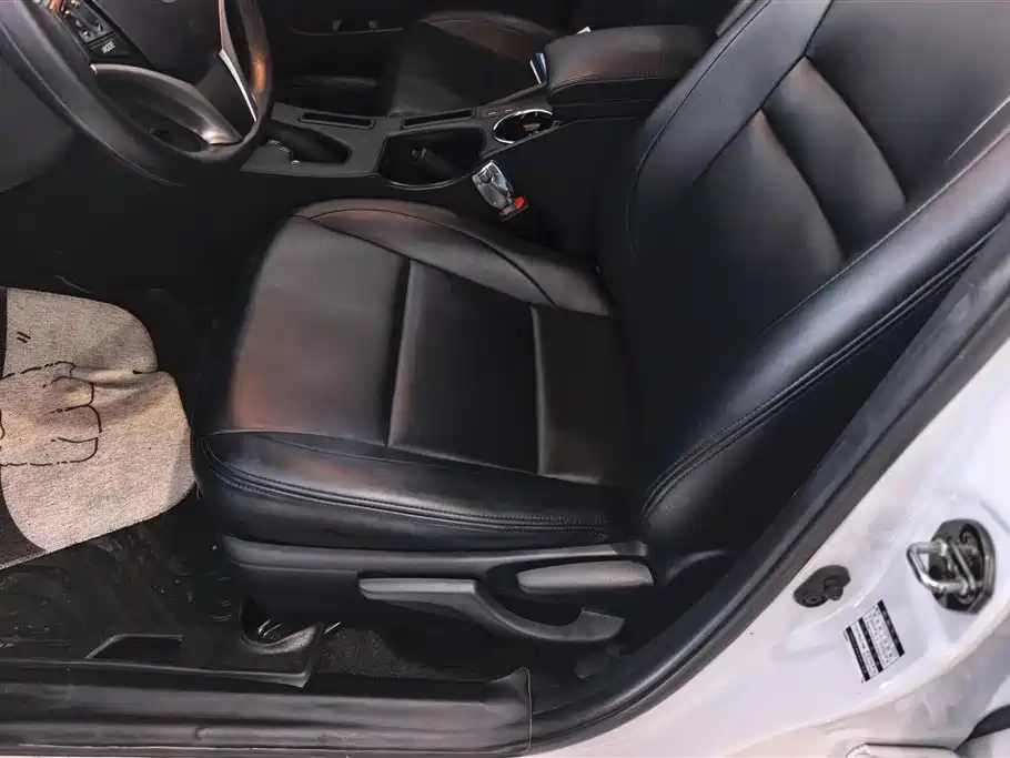 Toyota YARiS L Zhi Xiang 2022 1.5L CVT Leading PLUS Edition фото 9
