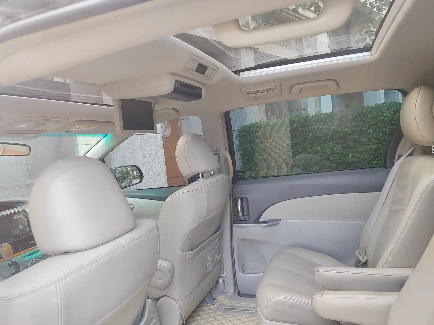 Toyota Previa 2012 2.4L 7-Seater Luxury Edition фото 9