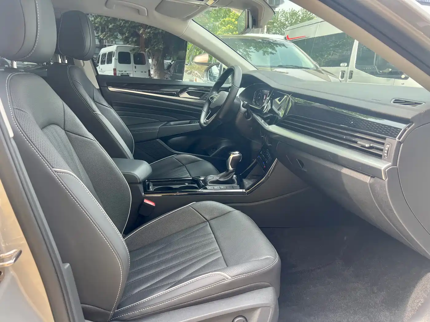Volkswagen Passat New Energy 2022 430PHEV Hybrid Luxury Edition фото 22