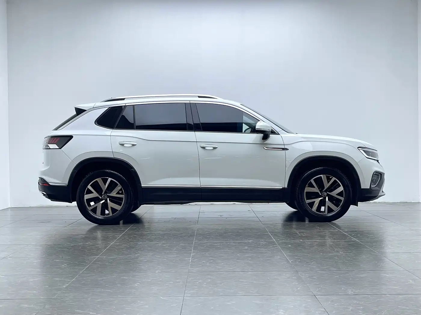 Volkswagen Tayron 2024 300TSI 2WD Luxury Plus Advanced фото 5