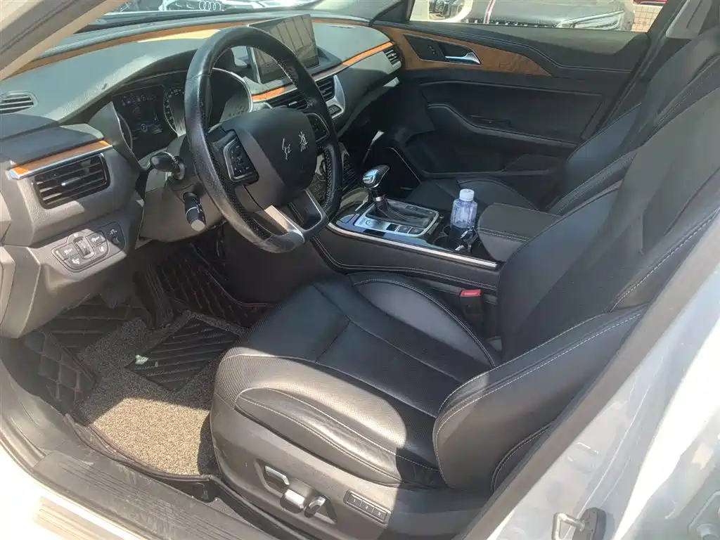 Hongqi H5 2018 30TD Smart Connected Royal Edition фото 8