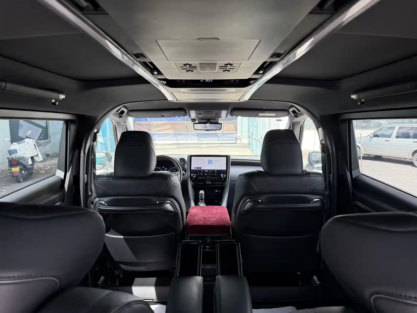 Toyota Vellfire 2023 Crown Hybrid 2.5L HV Ultimate фото 9