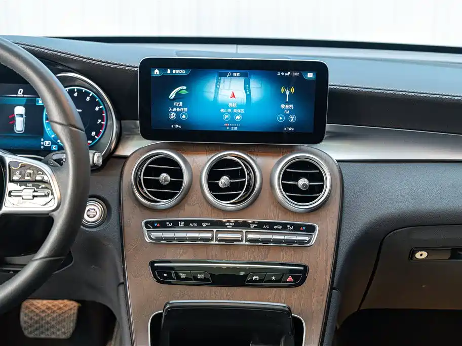 Mercedes-Benz GLC 2022 Facelift GLC 300 L 4MATIC Dynamic Collector's Edition фото 6