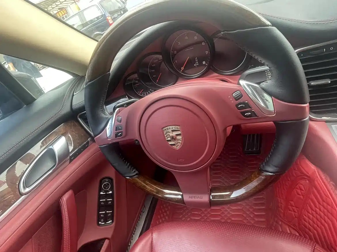 Porsche Panamera 2010 Panamera 4 3.6L фото 10