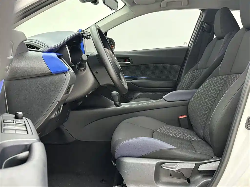 Toyota C-HR 2021 2.0L Comfort Edition фото 24
