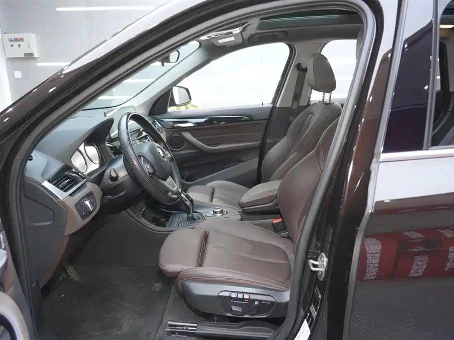 BMW X1 2020 sDrive25Li Leading Model фото 14