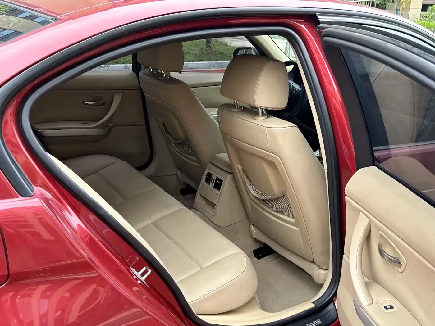 BMW 3 Series (Import) 2012 318i Leading фото 5