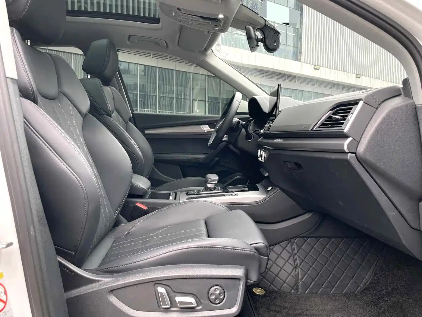 Photo 5 - Audi Q5L