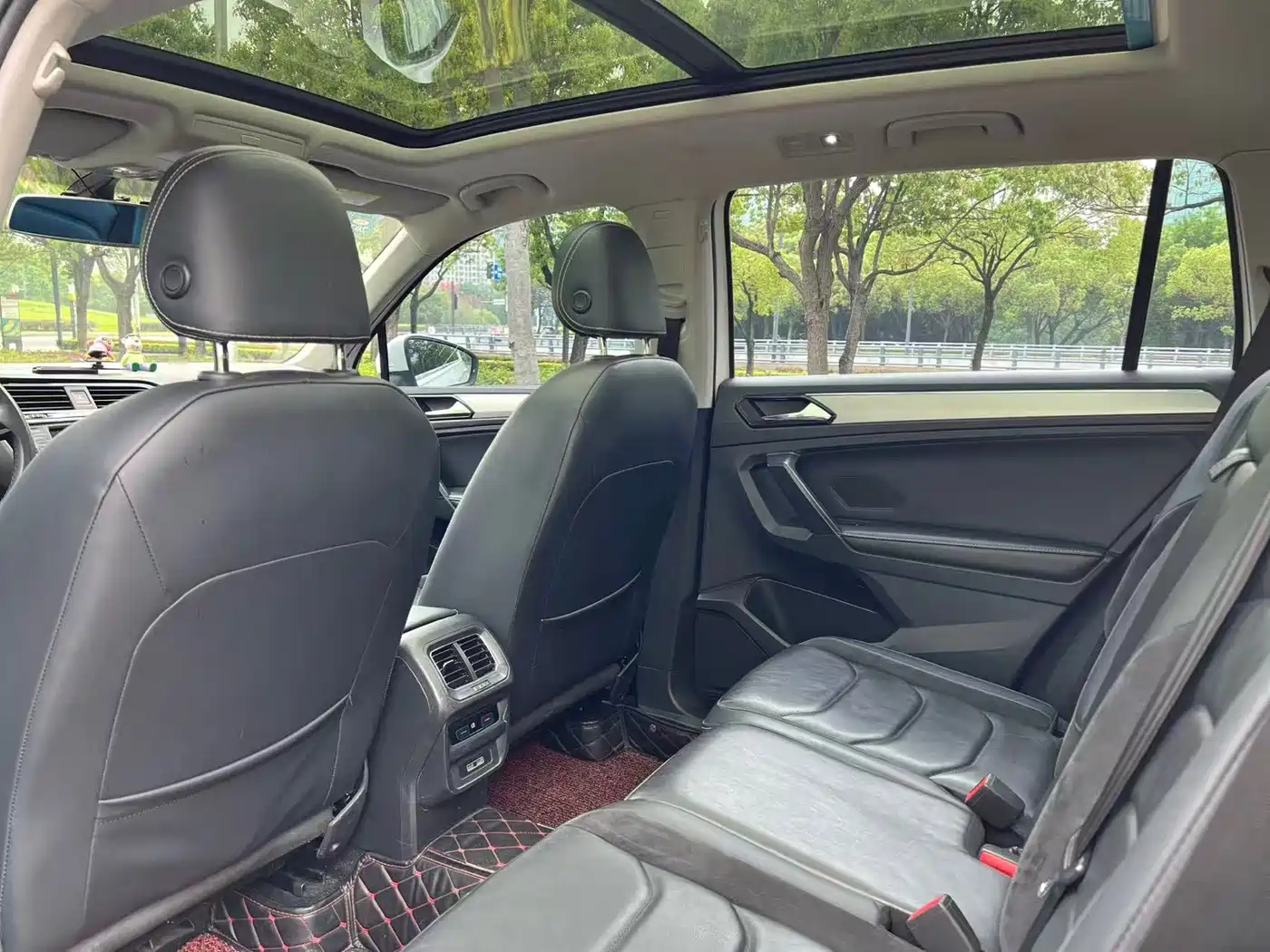 Volkswagen Tiguan L 2018 330TSI Automatic 2WD Luxury Edition фото 6