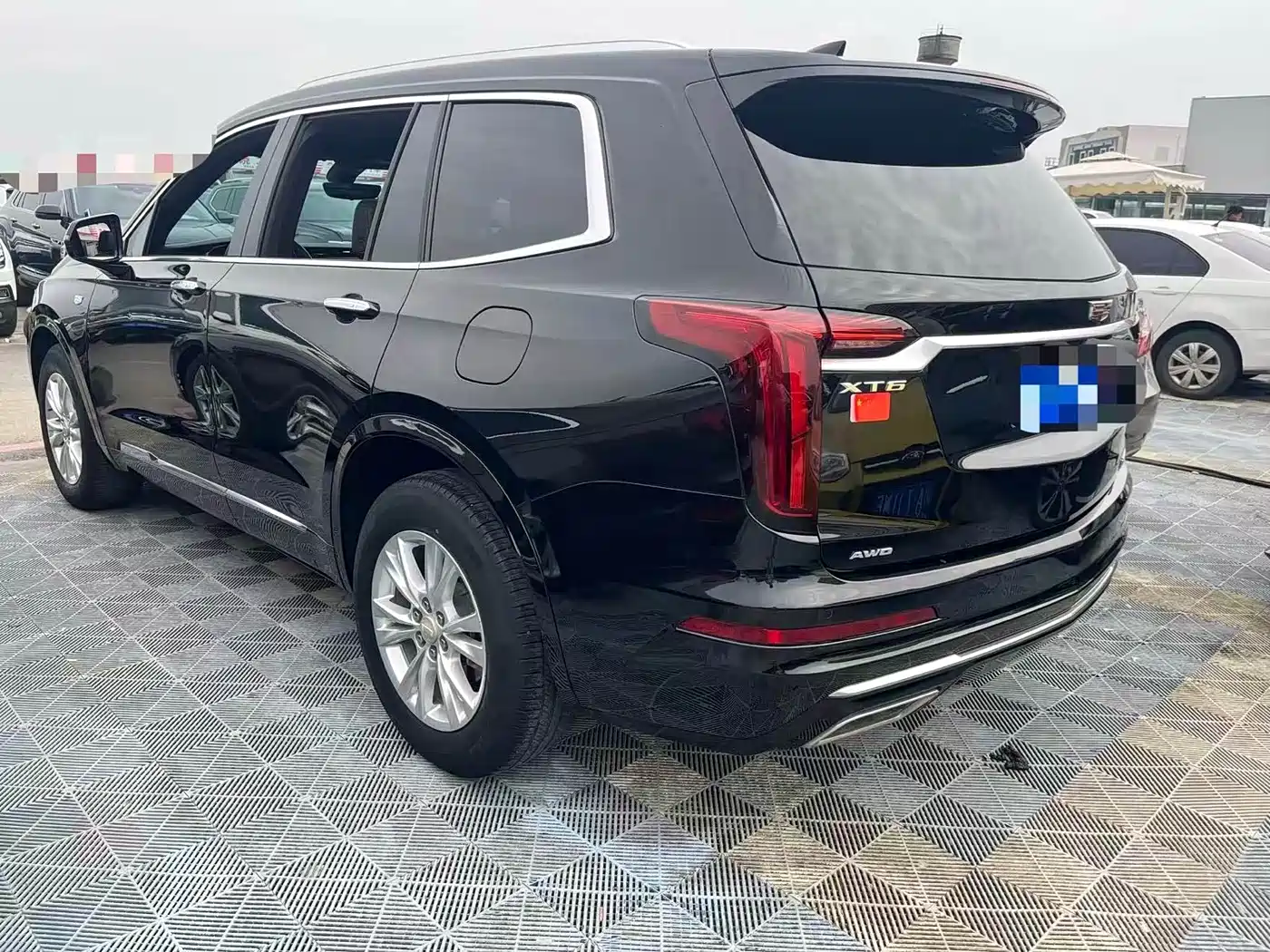 CADILLAC XT6