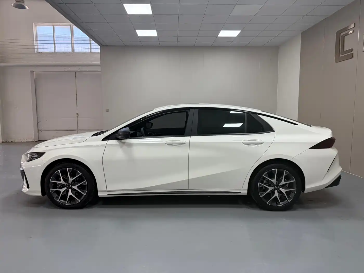 GAC Trumpchi Trumpchi Emkoo 2023 Shadow Leopard H Smart Hybrid фото 7