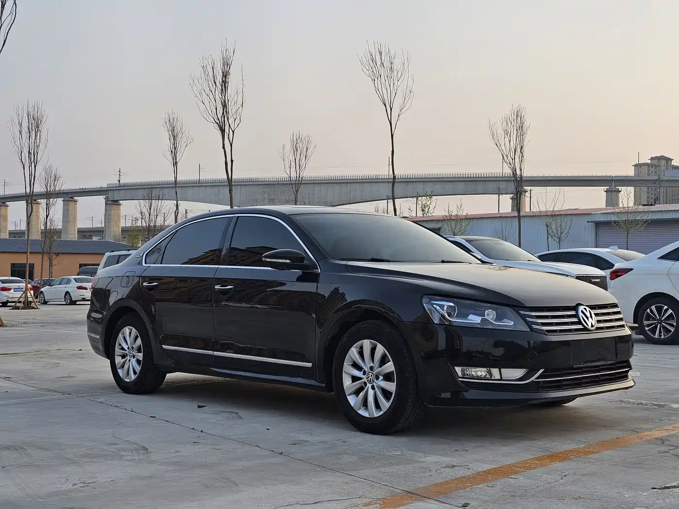 Volkswagen Passat 2015 1.8TSI DSG Honor Edition фото 7