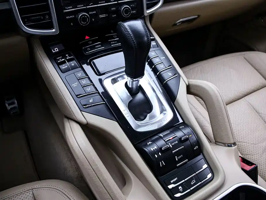 Porsche Cayenne 2011 Cayenne 3.0T фото 9