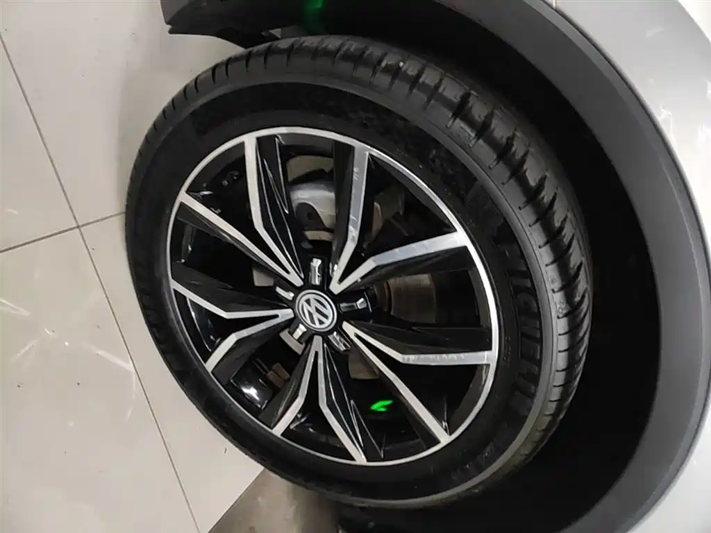 Volkswagen Tiguan L 2018 380TSI Automatic AWD Flagship Edition фото 23