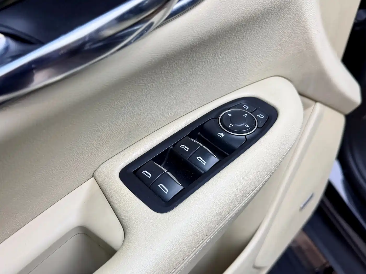 Cadillac XT5 2016 28T AWD Technology Model фото 11