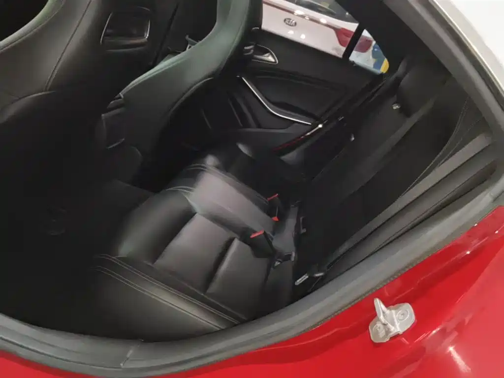 Mercedes-Benz CLA (Import) 2017 CLA 200 Dynamic фото 17
