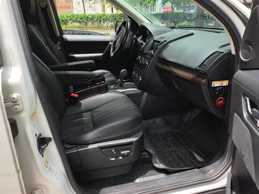 Land Rover Freelander 2 2014 2.2T SD4 SE Diesel Edition фото 8