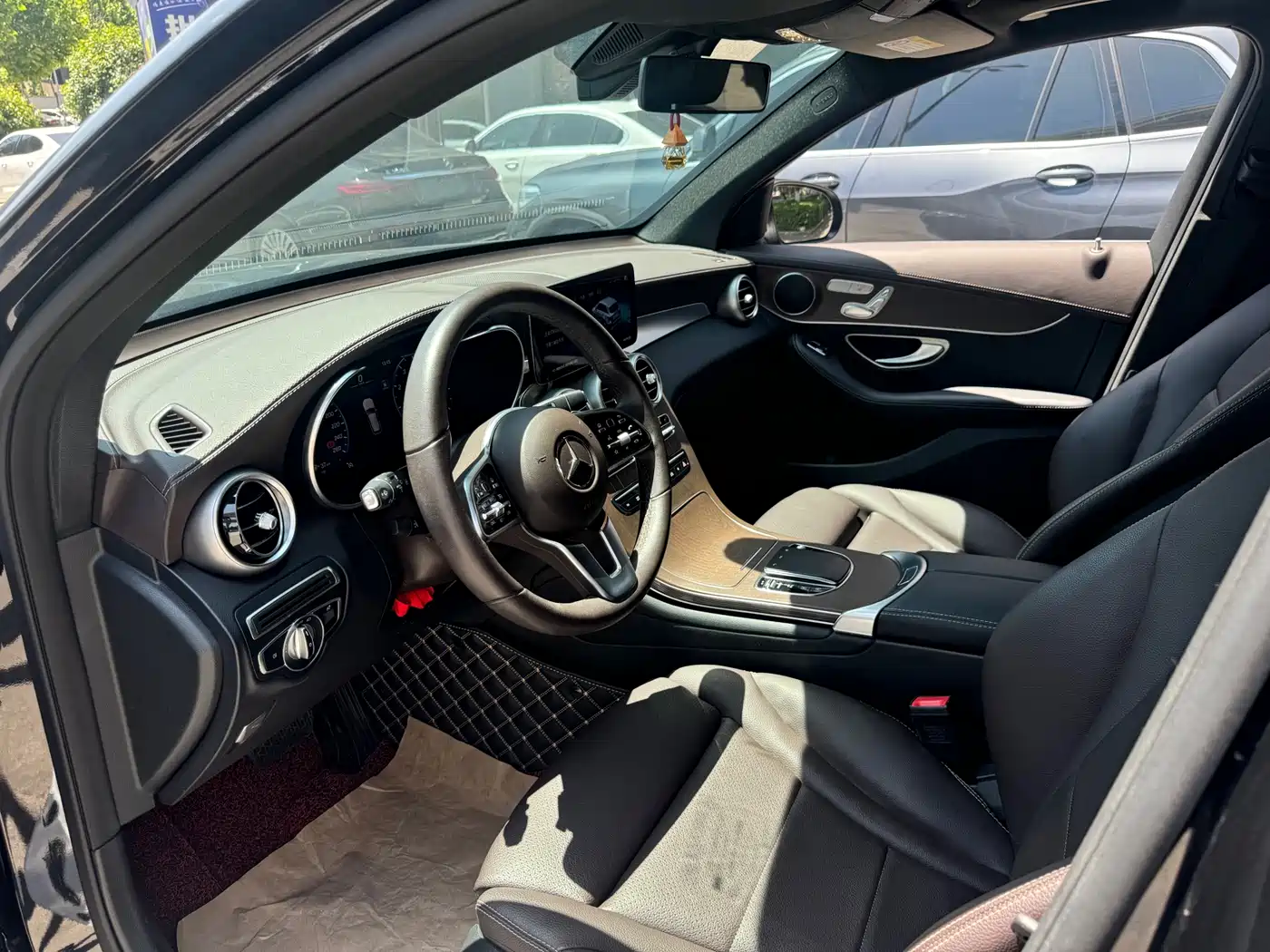 Mercedes-Benz GLC 2022 Facelift GLC 300 L 4MATIC Dynamic Collector's Edition фото 7