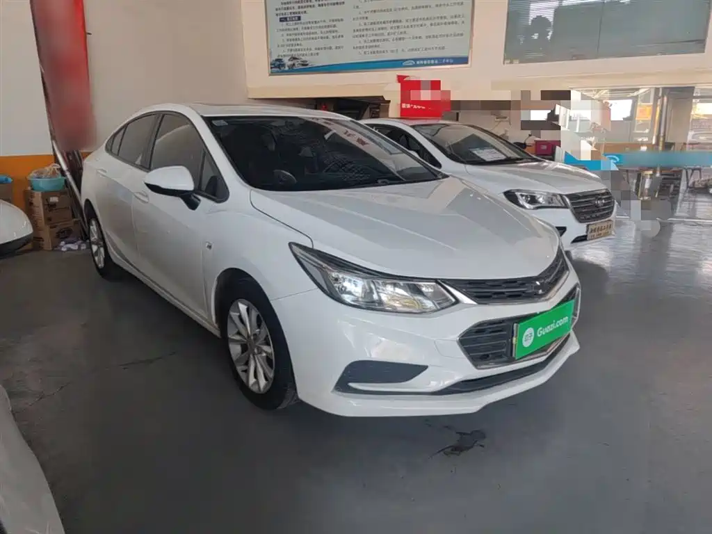 Chevrolet Cruze 2018 320 Automatic Pioneer Sunroof Edition фото 4