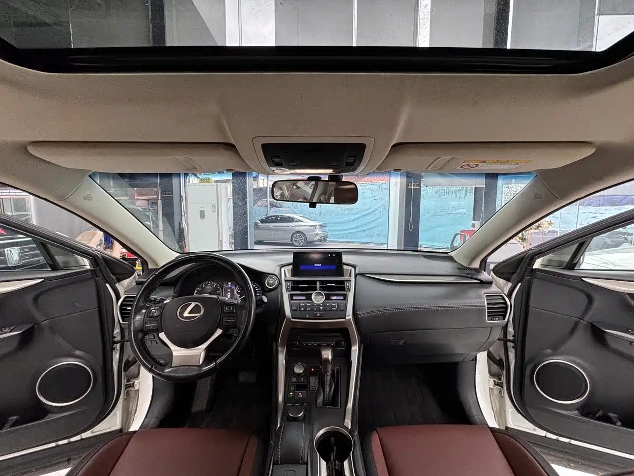 Lexus NX 2015 200t AWD F Sport фото 12