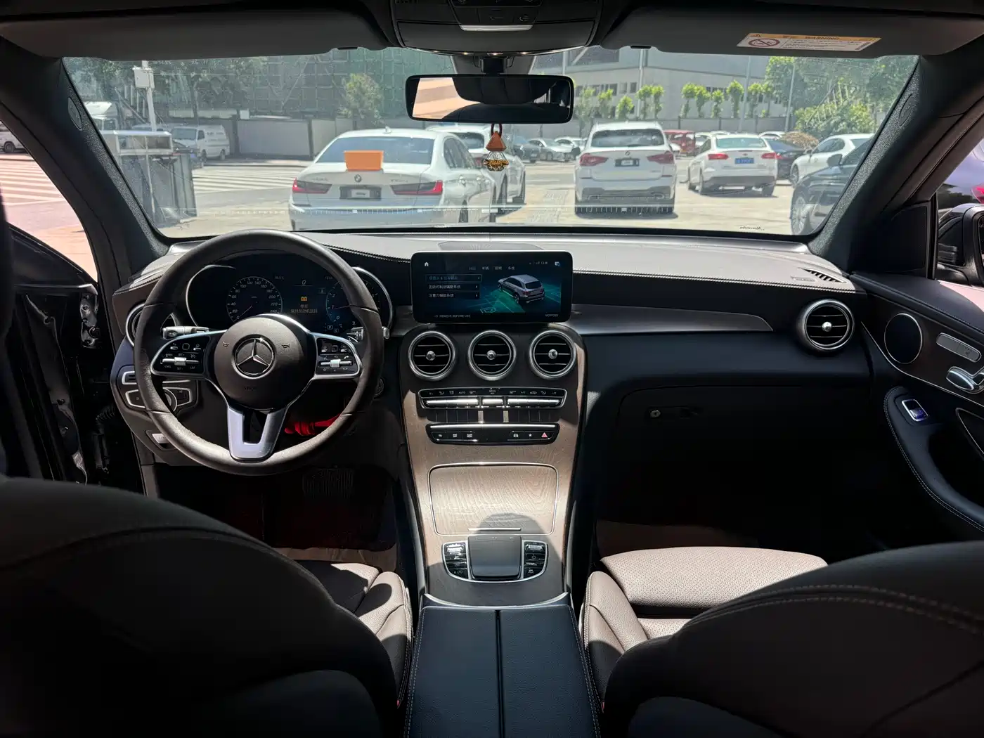 Mercedes-Benz GLC 2022 Facelift GLC 300 L 4MATIC Dynamic Collector's Edition фото 9