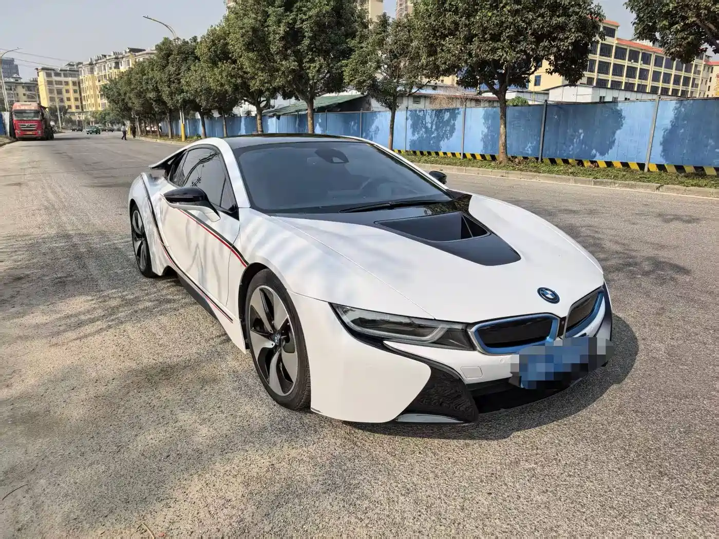 BMW I8