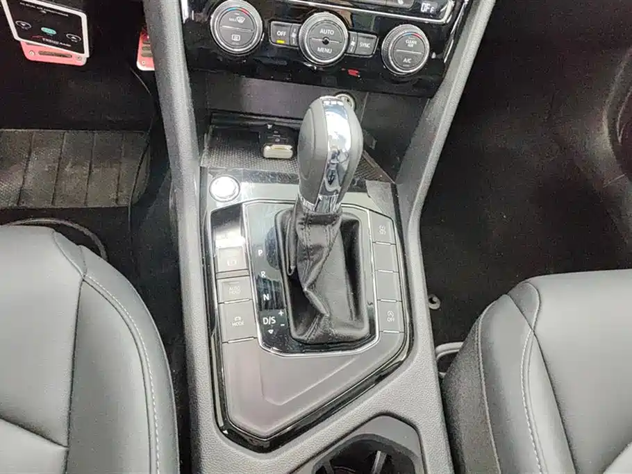 Volkswagen Tharu 2020 330TSI 4WD Luxury Edition China VI фото 16