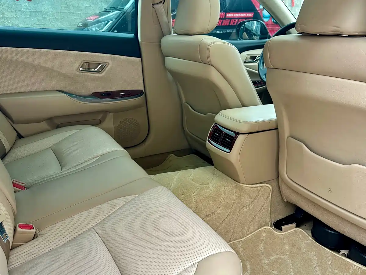 Toyota Crown 2012 2.5L Royal Leather Edition фото 11