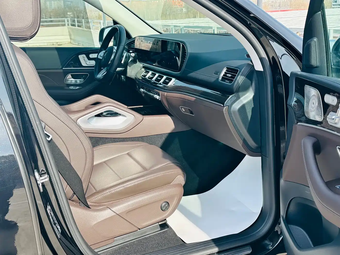 Mercedes-Benz GLS 2023 GLS 450 4MATIC Fashion Edition фото 28