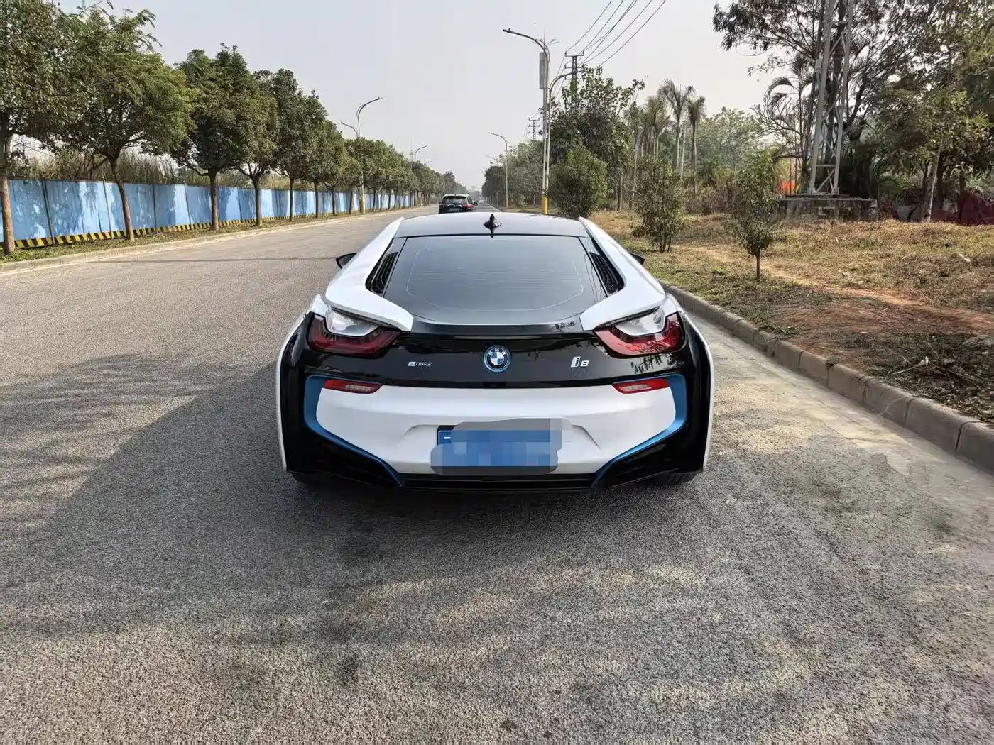 BMW I8