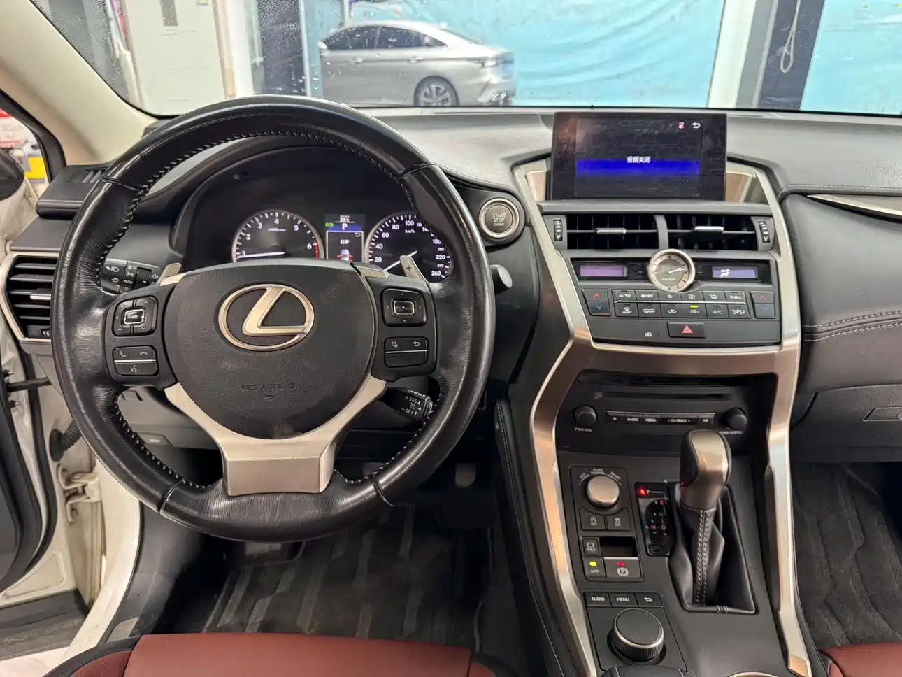 Lexus NX 2015 200t AWD F Sport фото 9