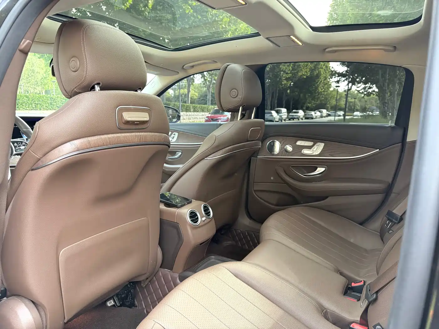 Mercedes-Benz E-Class 2019 E 300 L Luxury фото 6