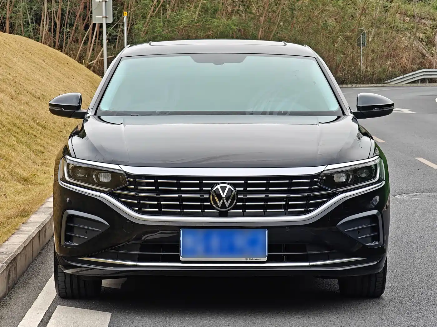 Volkswagen Passat 2025 Outstanding 330TSI Elite Edition фото 2