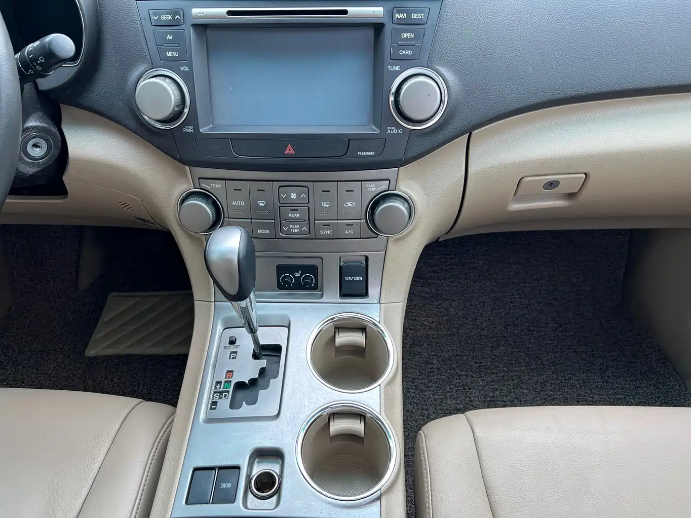 Toyota Highlander 2012 2.7L 2WD 7-Seater Luxury Edition фото 16