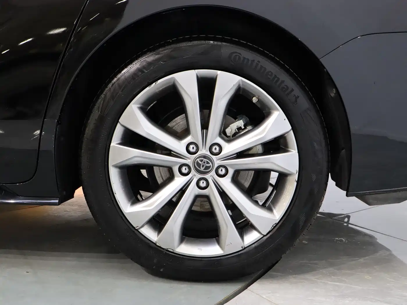 Toyota Sienna 2023 2.5L Hybrid Premium Edition фото 10