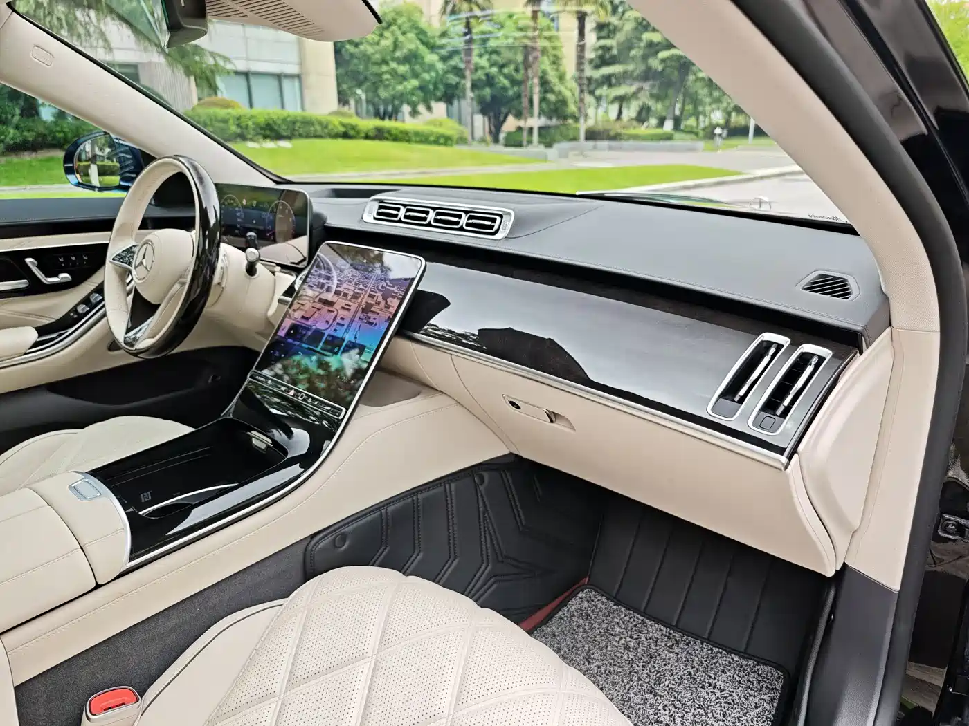 Mercedes-Benz Maybach S-Class 2025 Model S 480 4MATIC фото 12
