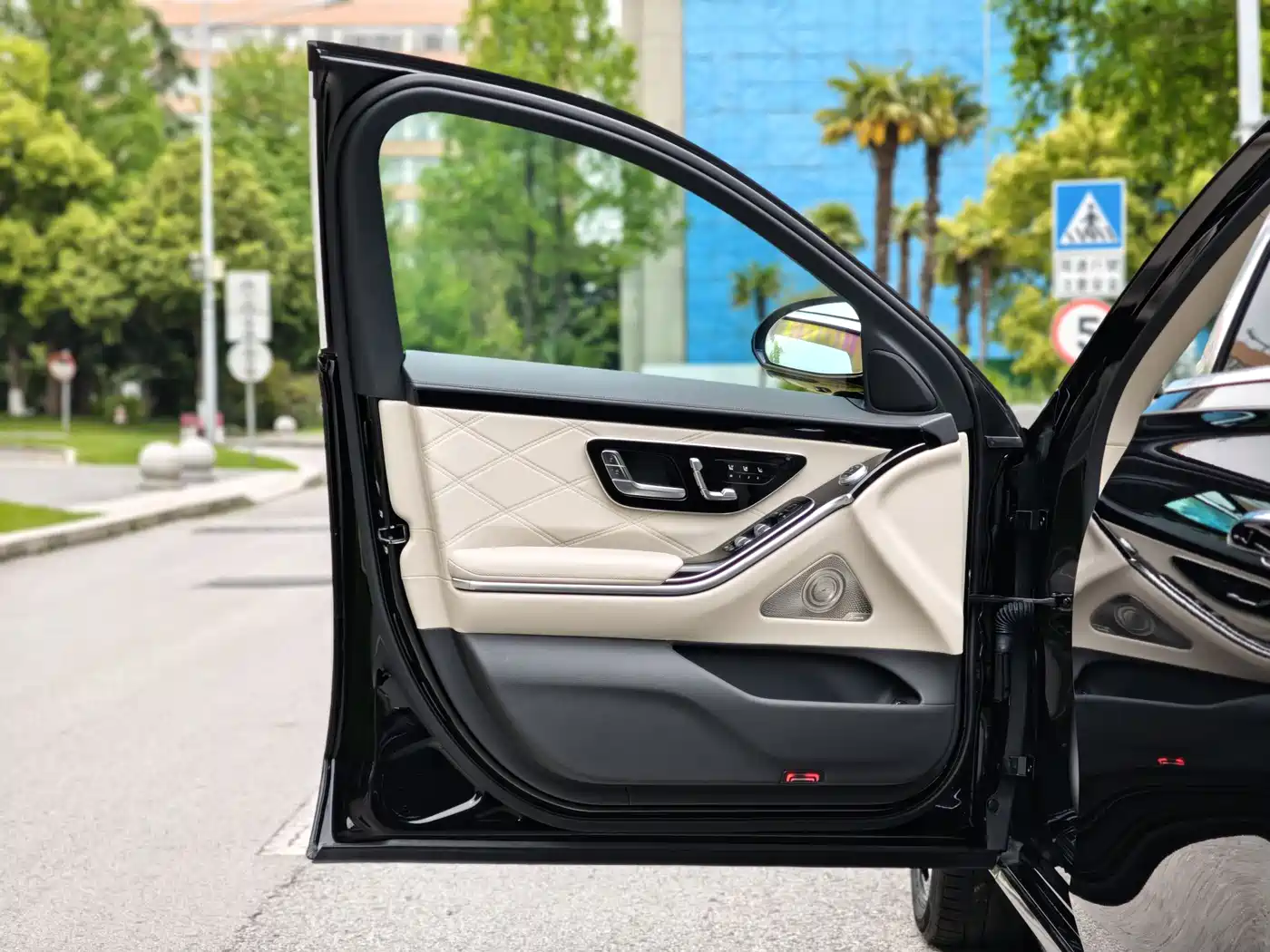 Mercedes-Benz Maybach S-Class 2025 Model S 480 4MATIC фото 28