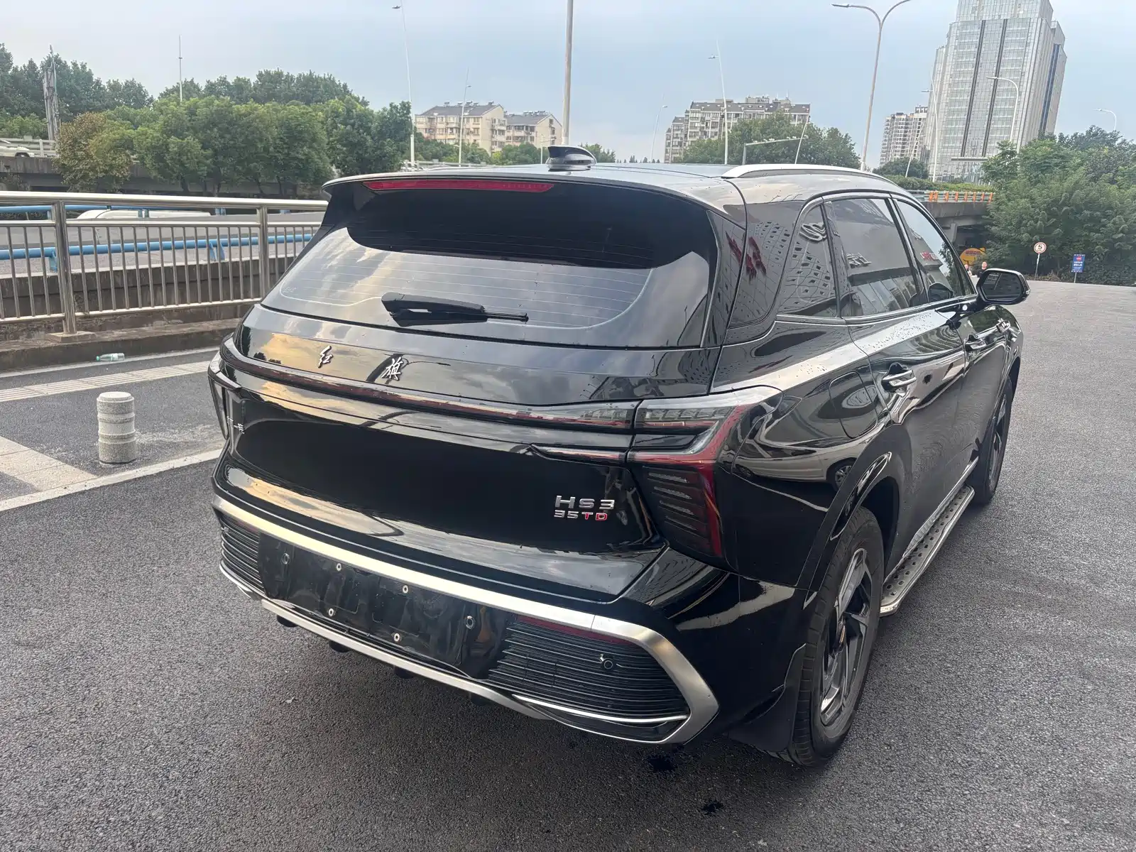 Фото 5 - Hongqi HS3