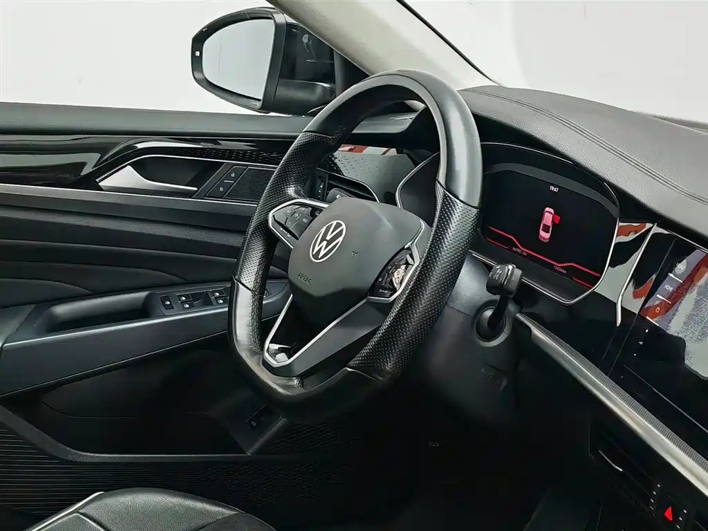 Volkswagen Passat 2023 330TSI Elite Edition фото 22