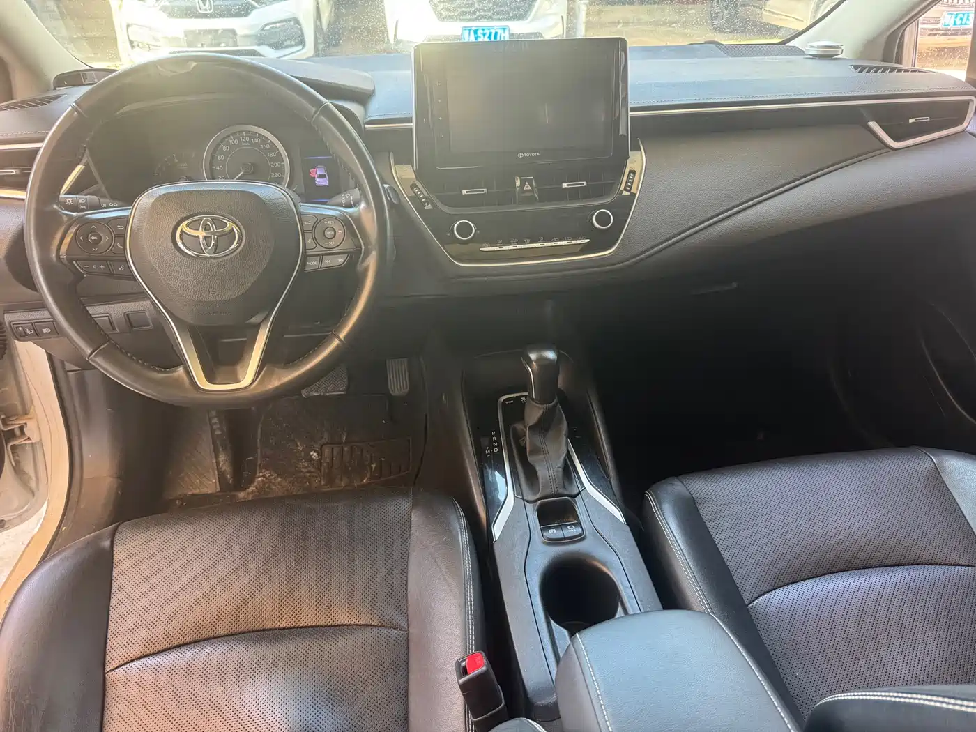 Toyota Corolla 2019 1.2T S-CVT GL-i Luxury Edition фото 9