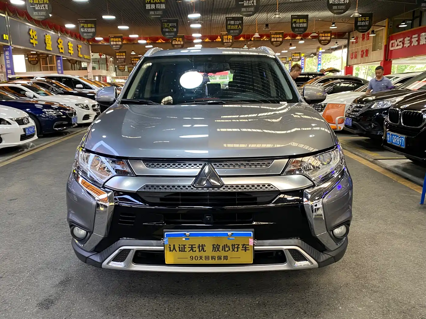 Mitsubishi Outlander 2019 2.0L 2WD Enjoy 7-Seater China VI фото 3