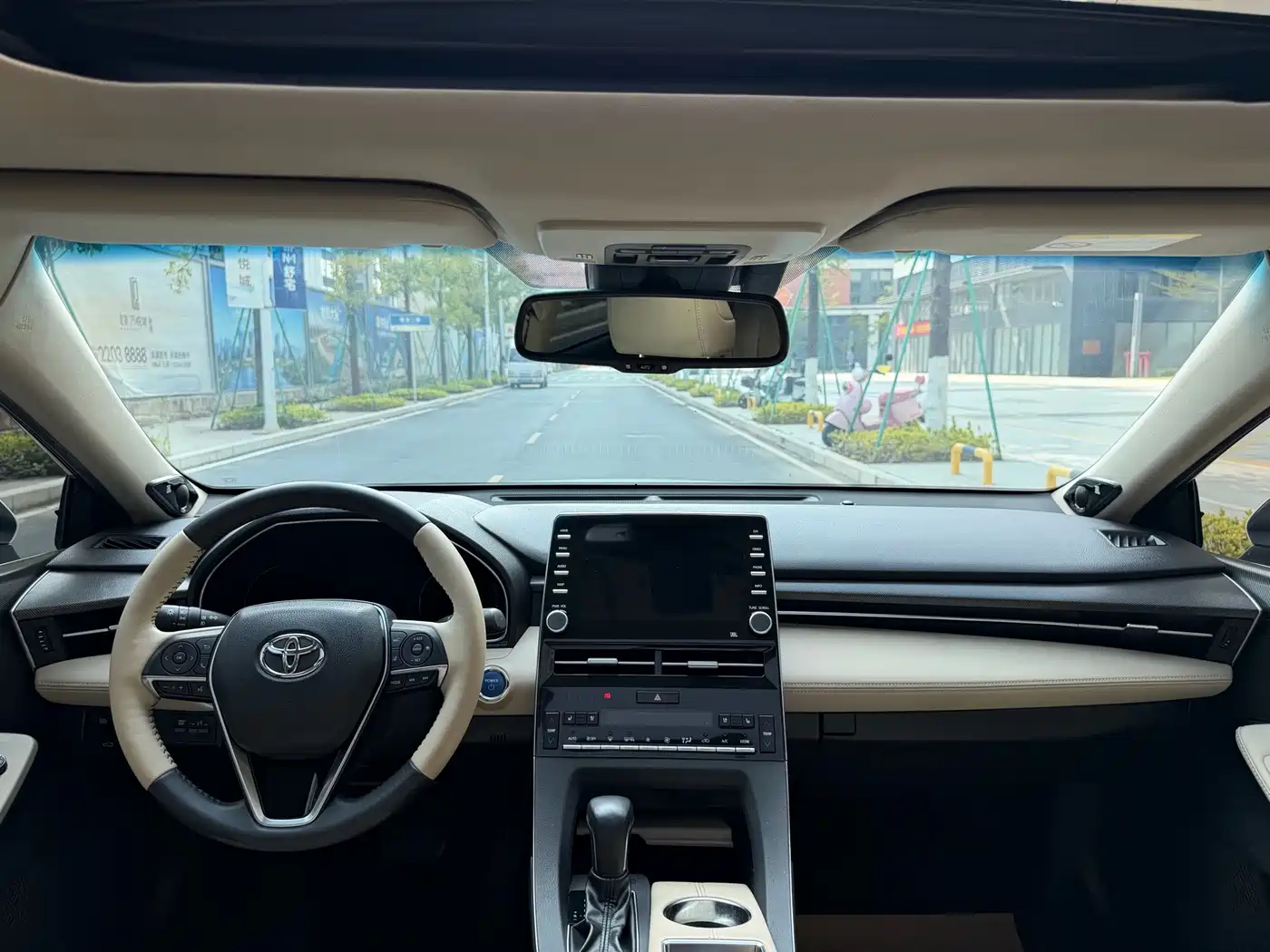 Toyota Avalon 2019 Hybrid 2.5L Limited Flagship Version China V фото 5
