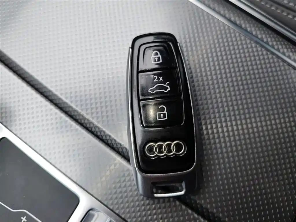 Audi A6L 2023 Facelift 40 TFSI Luxury Dynamic фото 15