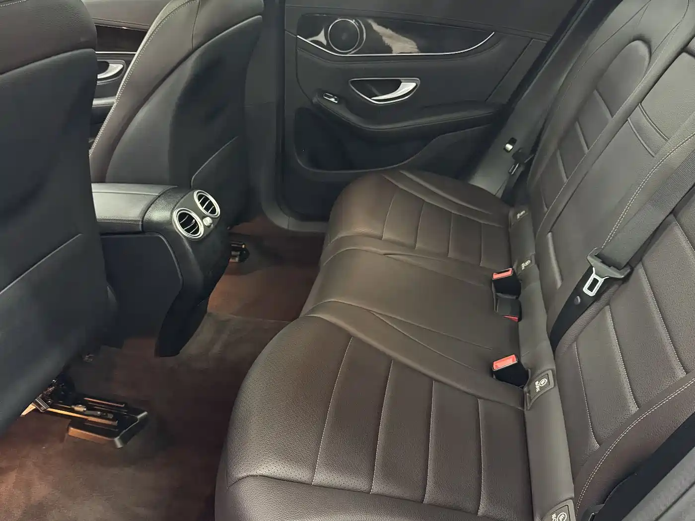 Mercedes-Benz GLC 2018 Facelift GLC 260 4MATIC Luxury фото 5