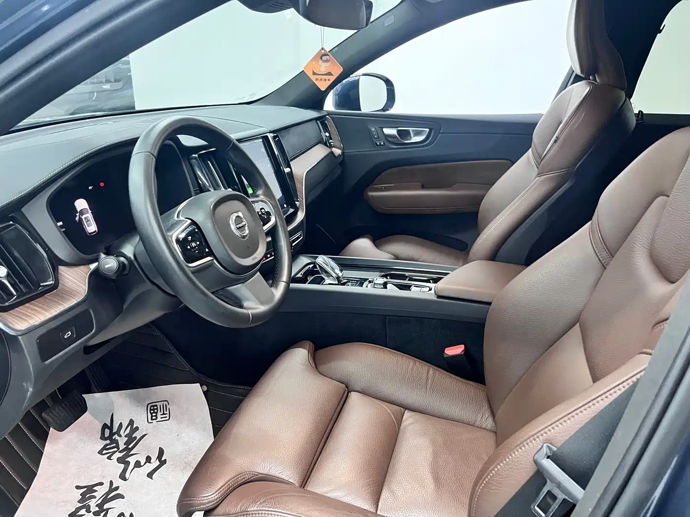 Volvo XC60 2025 B5 AWD Smart Elite Luxury Edition фото 4